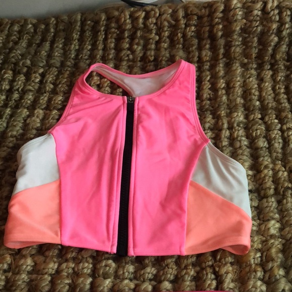 Bikini - Picture 3 of 4